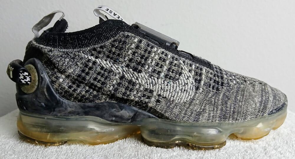 Nike Air VaporMax 2020 Flyknit Oreo CJ4069-004 Youth 7Y Women Size 8 Gray